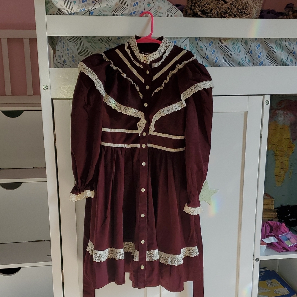 Elegant Burgundy Lace Trim Kids Formal Dress